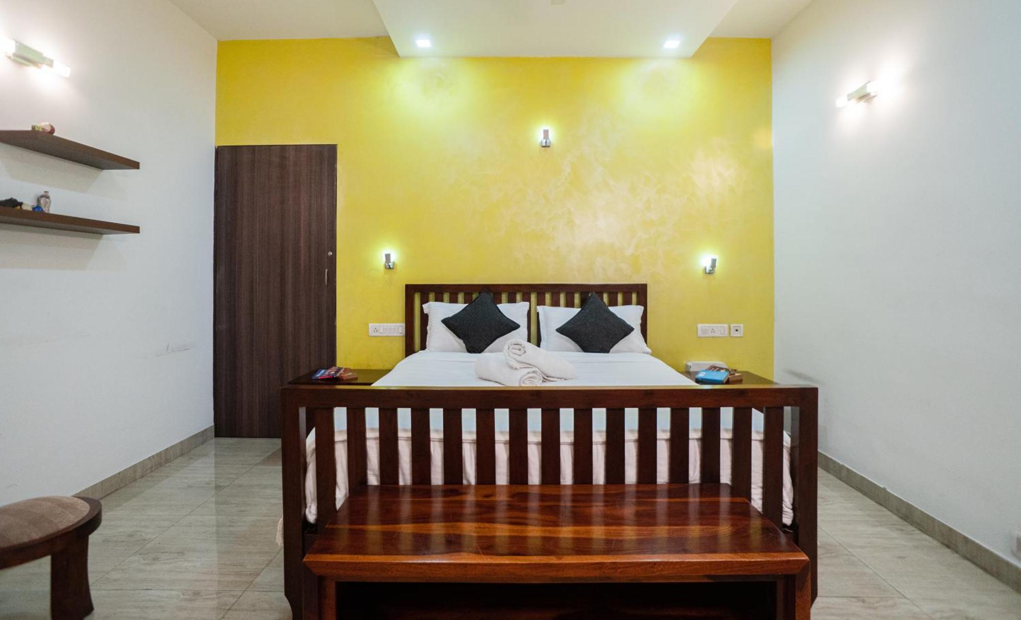 Appartamento The White House Opp Park Hyatt Chennai Esterno foto