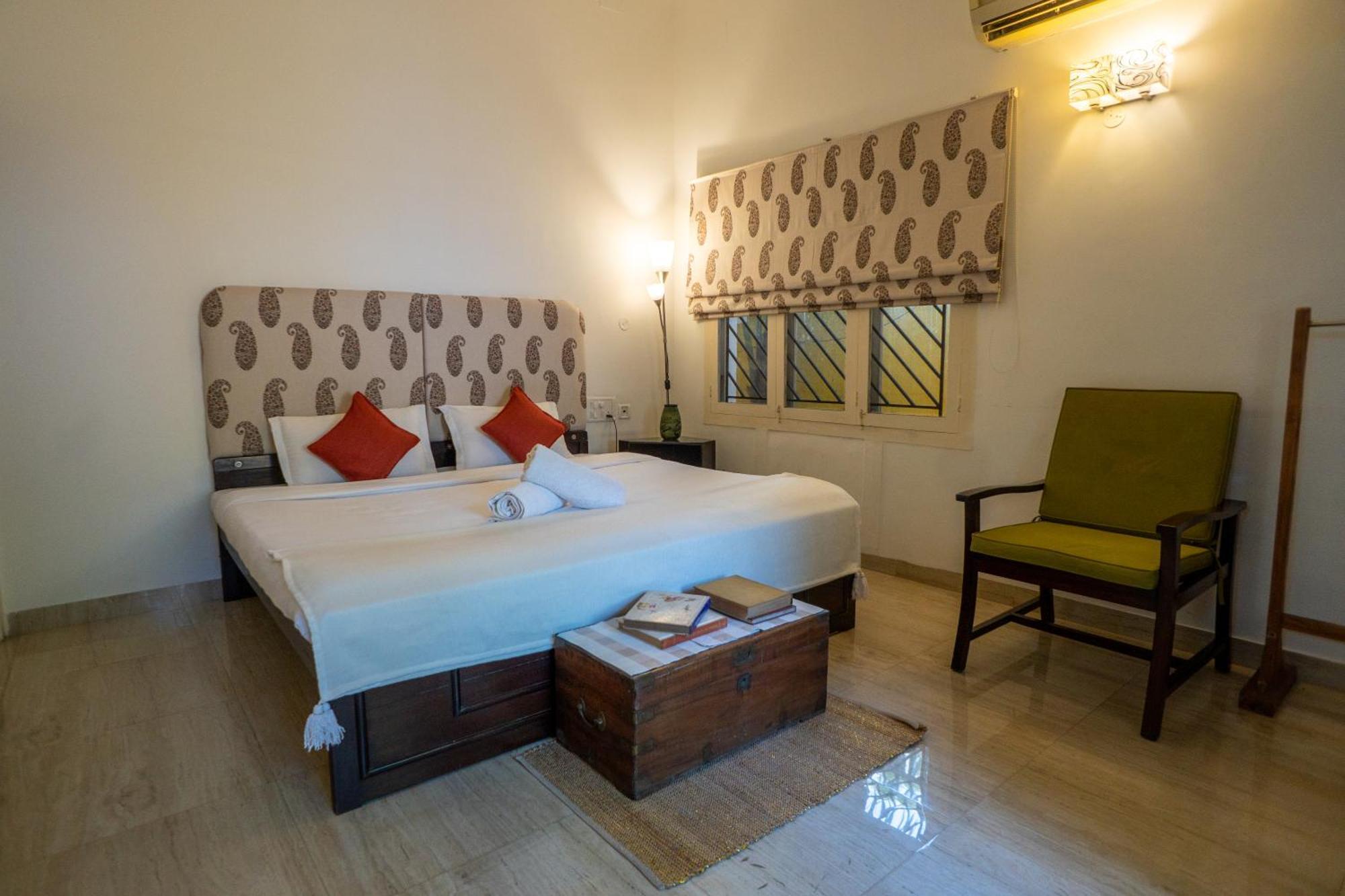 Appartamento The White House Opp Park Hyatt Chennai Esterno foto