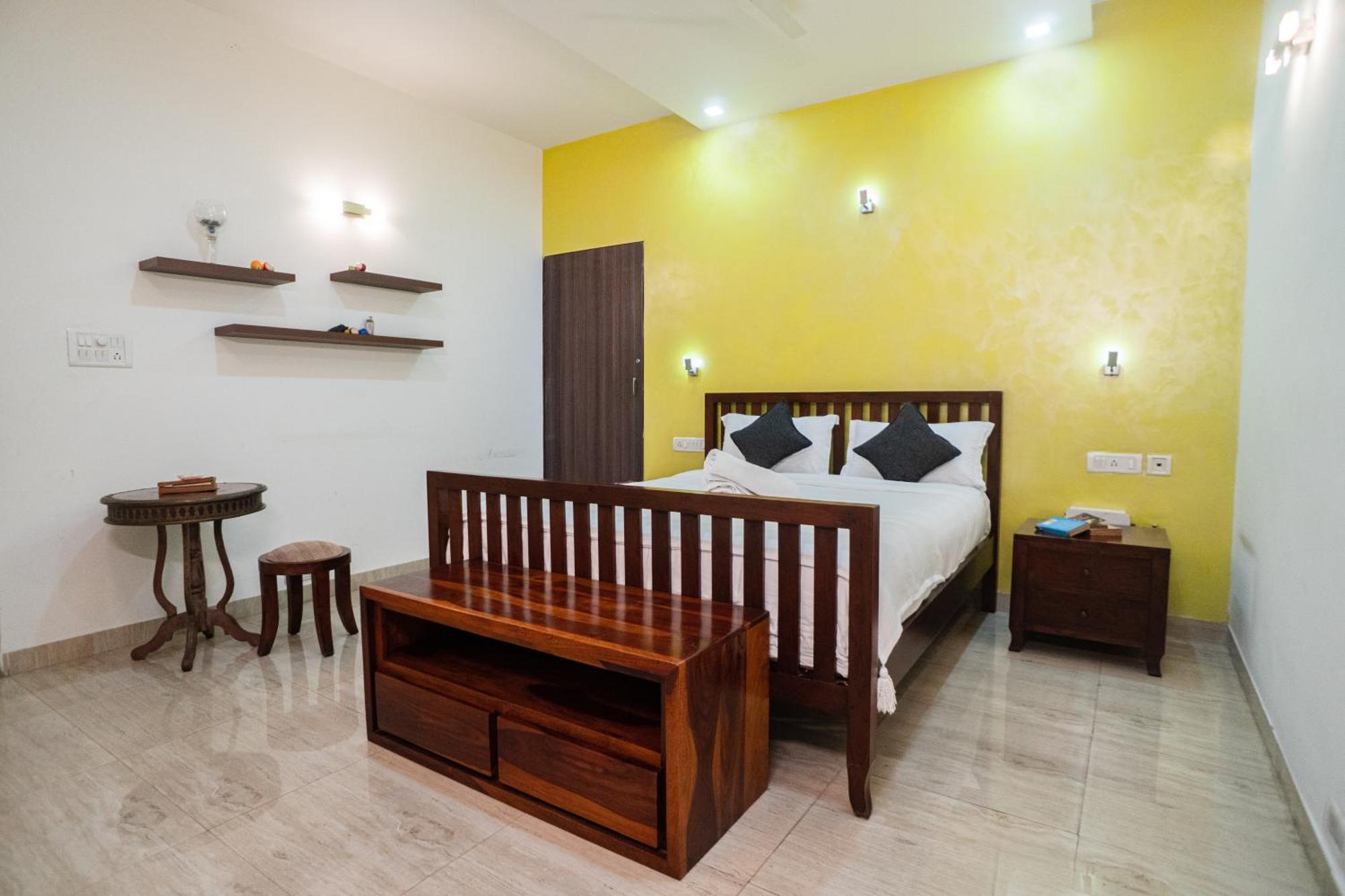 Appartamento The White House Opp Park Hyatt Chennai Esterno foto