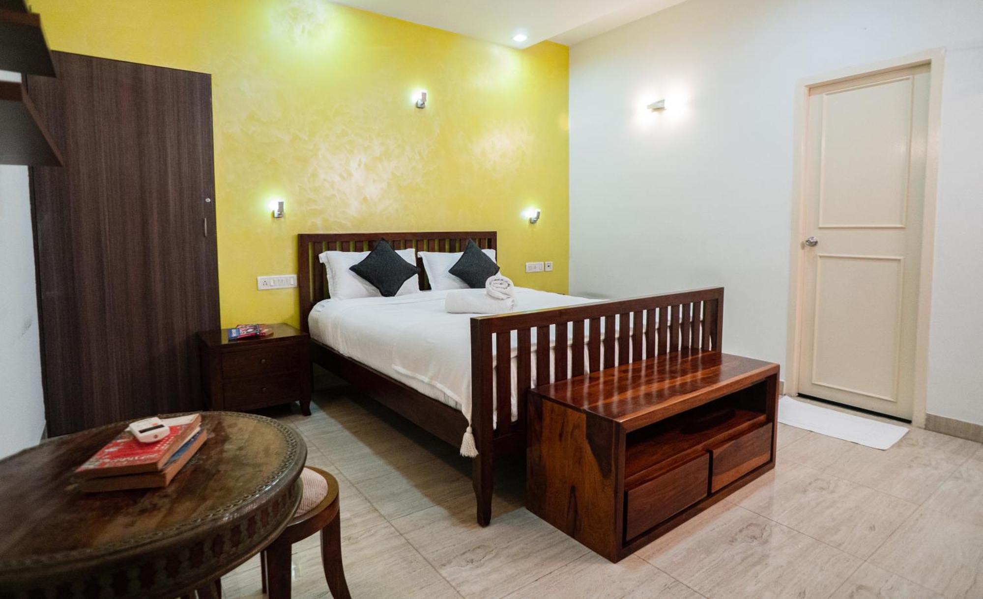Appartamento The White House Opp Park Hyatt Chennai Esterno foto