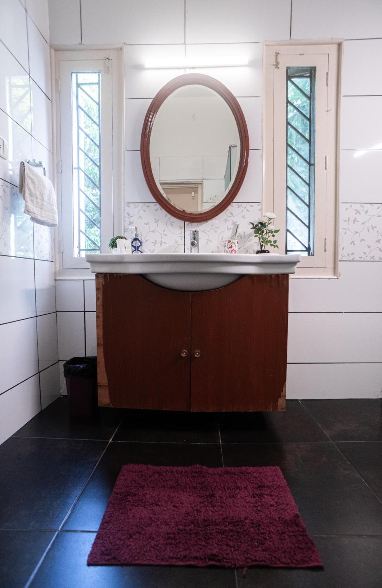 Appartamento The White House Opp Park Hyatt Chennai Esterno foto