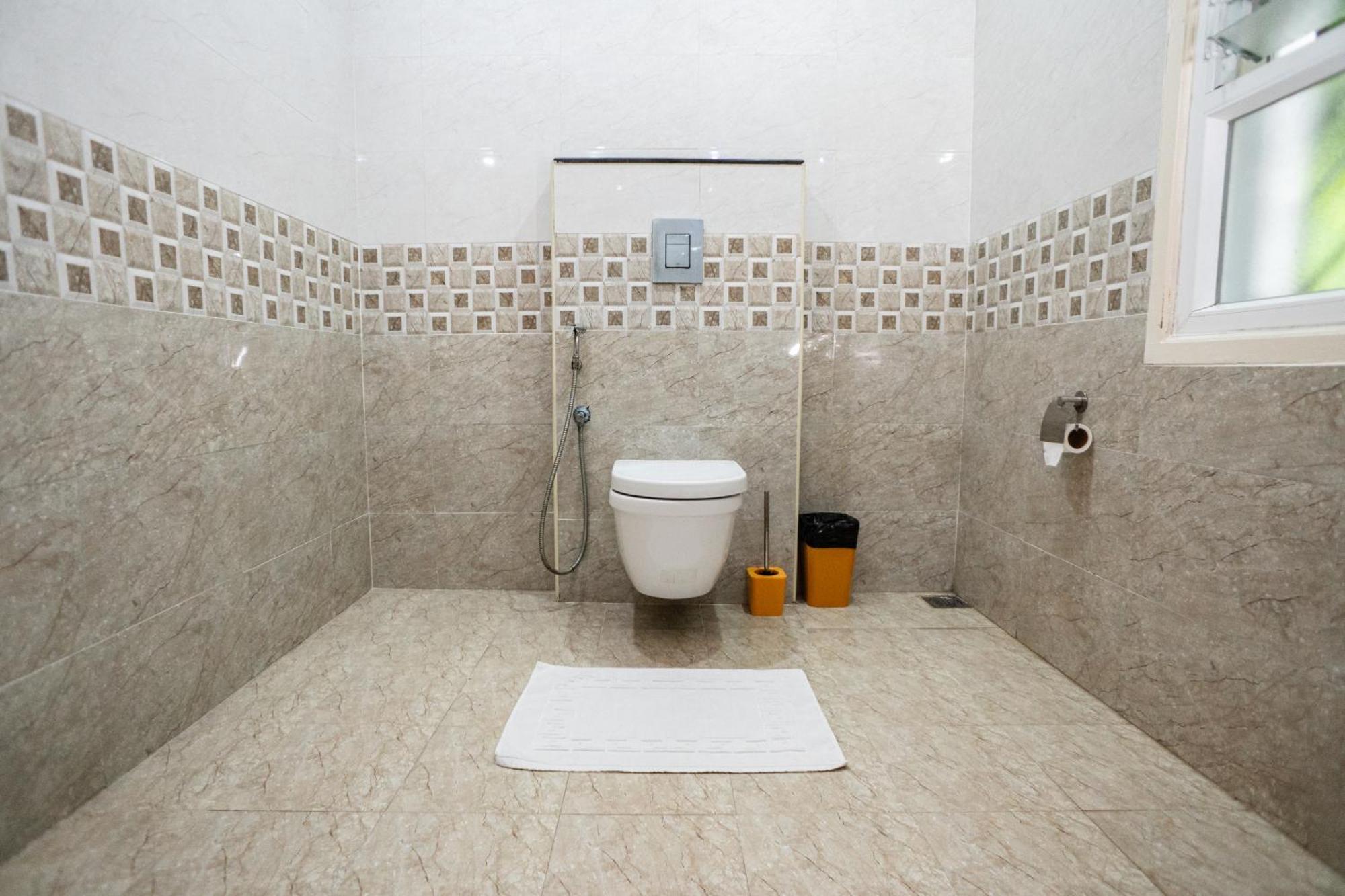 Appartamento The White House Opp Park Hyatt Chennai Esterno foto